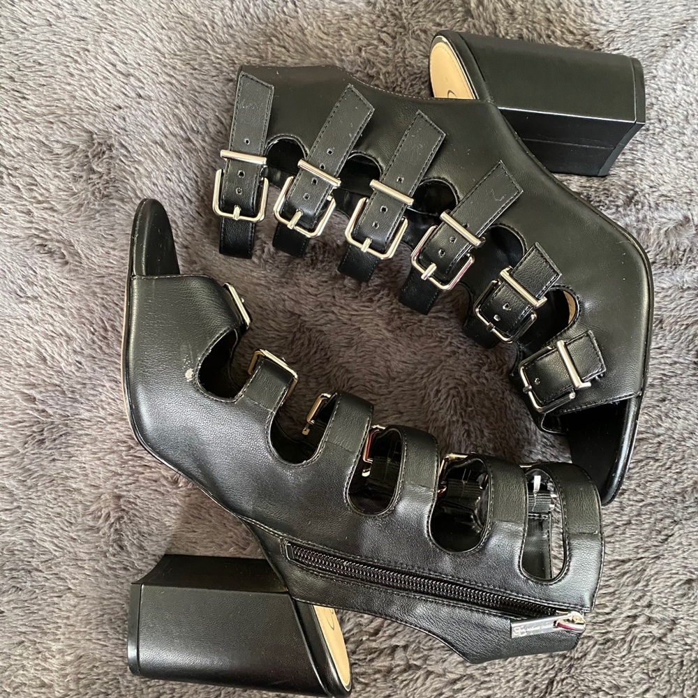 Jessica Simpson Gladiator Sandals - Picture 6 of 9